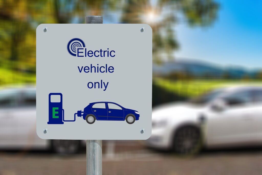 Choosing a fuel-efficient car; https://pixabay.com/photos/current-gas-station-4636710/